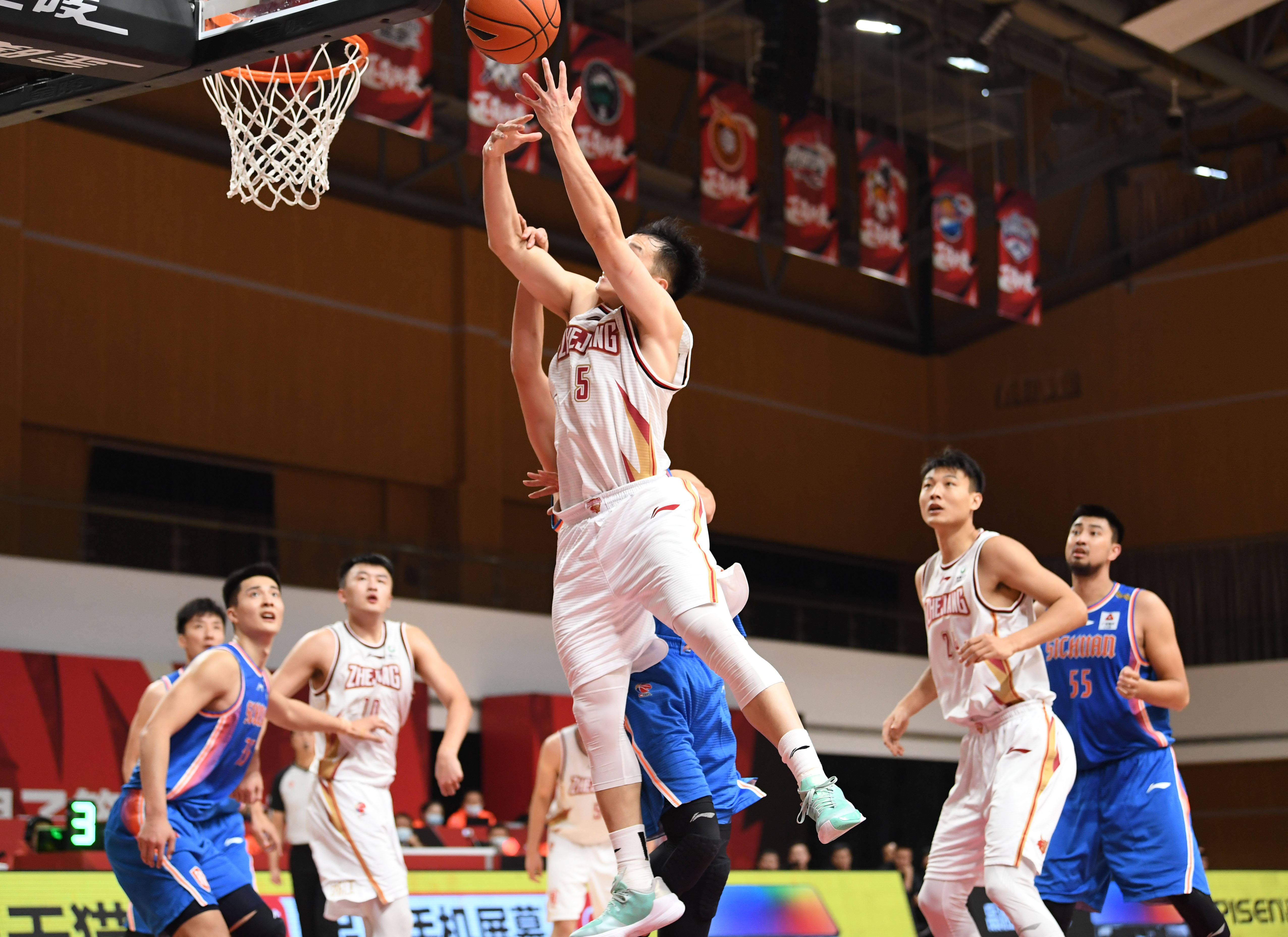 九游娱乐网站-包含浙江稠州发布备战花絮；国际比赛日远射贴柱；欧超杯任务艰巨；球探报告显示潜力的词条